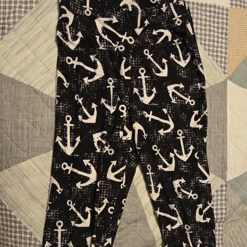 Black and White Anchor Print Leggings